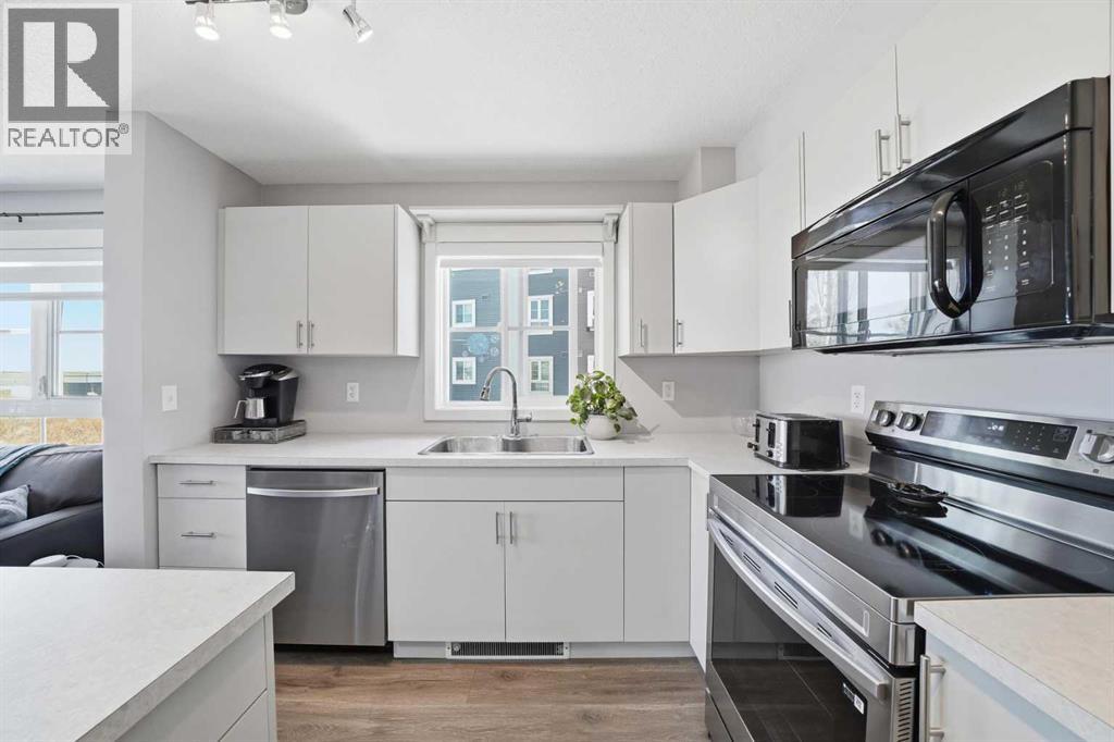 Apartment for Sale in 4201, 279 Copperpond Common SE|Calgary, Alberta T2Z1G6 4