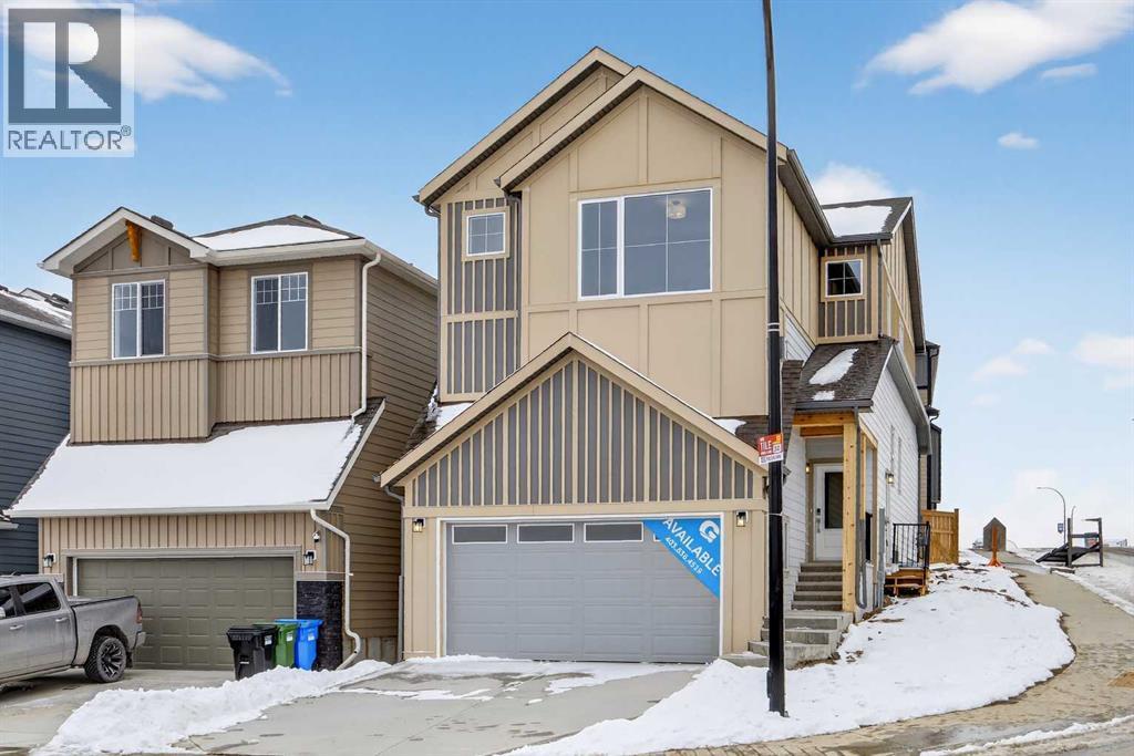 House for Sale in 67 Versant Way SW|Calgary, Alberta T3M4A4