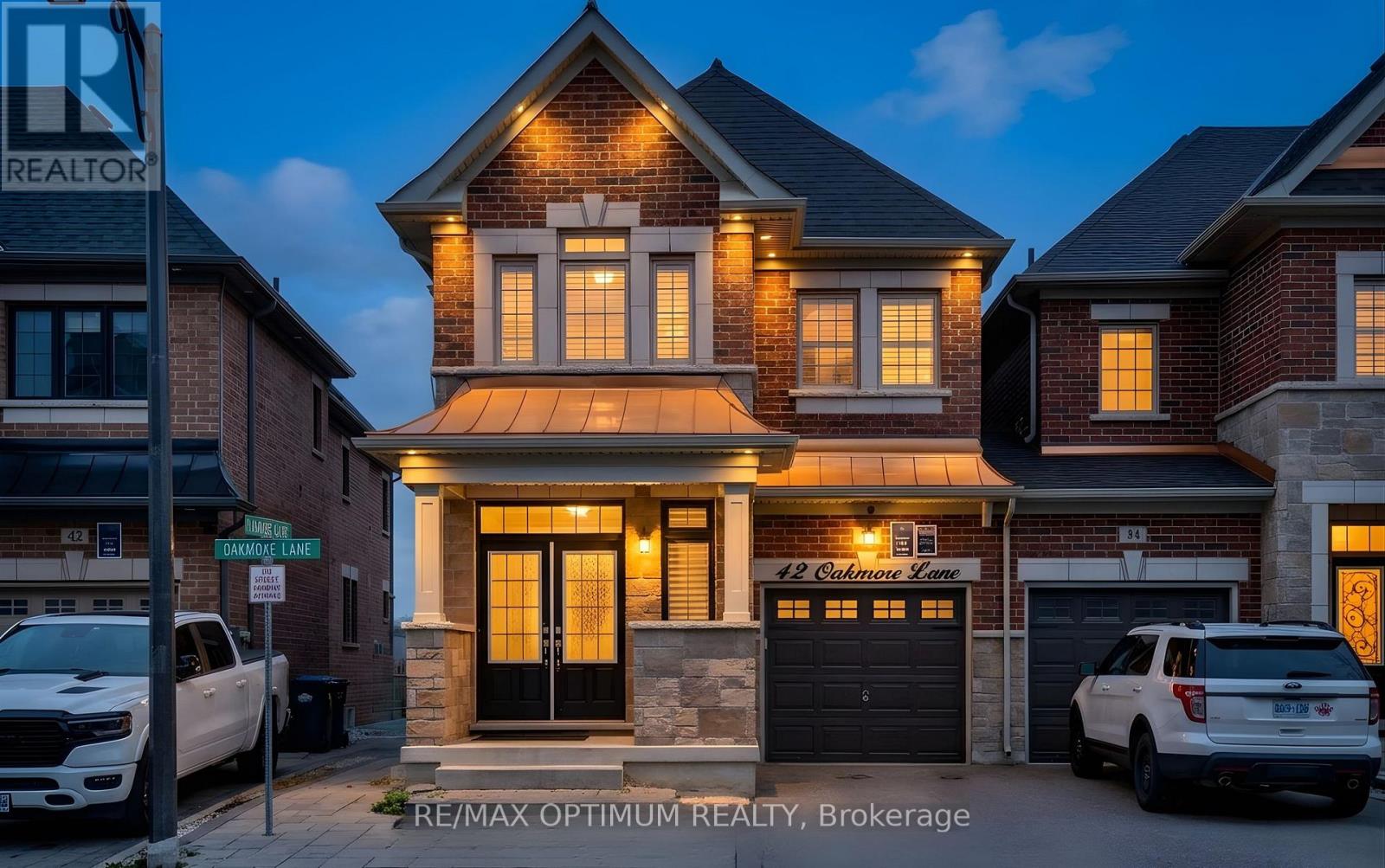 Row / Townhouse for Sale in 42 OAKMORE LANE|Brampton (Bram West), Ontario L6Y6H5
