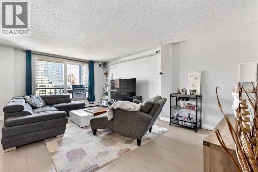 Apartment for Sale in 802, 1213 13 Avenue SW|Calgary, Alberta T3C0T2 4