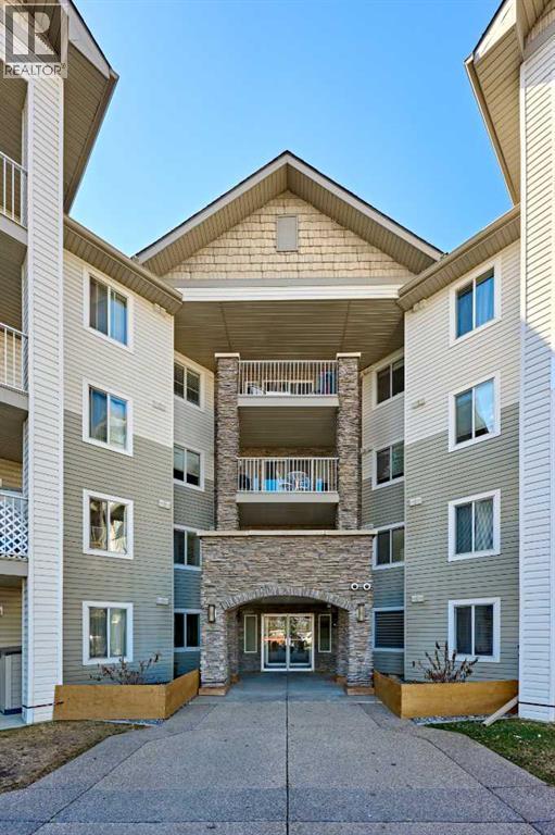 Apartment for Sale in 305, 2000 Somervale Court SW|Calgary, Alberta T2Y4J1 2
