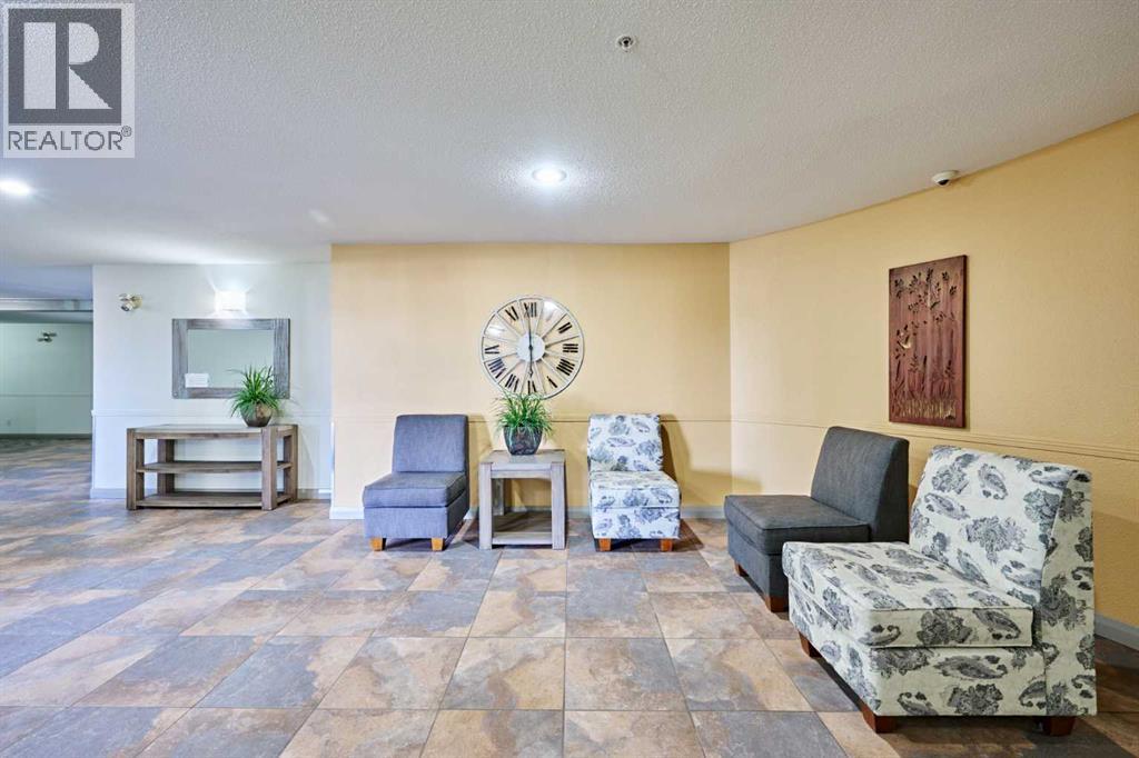 Apartment for Sale in 305, 2000 Somervale Court SW|Calgary, Alberta T2Y4J1 4