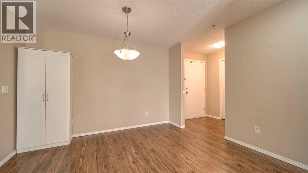 Apartment for Sale in 208, 5500 Somervale Court SW|Calgary, Alberta T2Y4L9 2