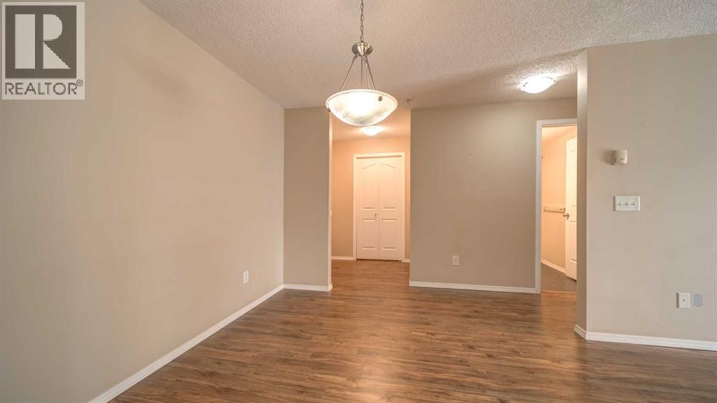 Apartment for Sale in 208, 5500 Somervale Court SW|Calgary, Alberta T2Y4L9 3
