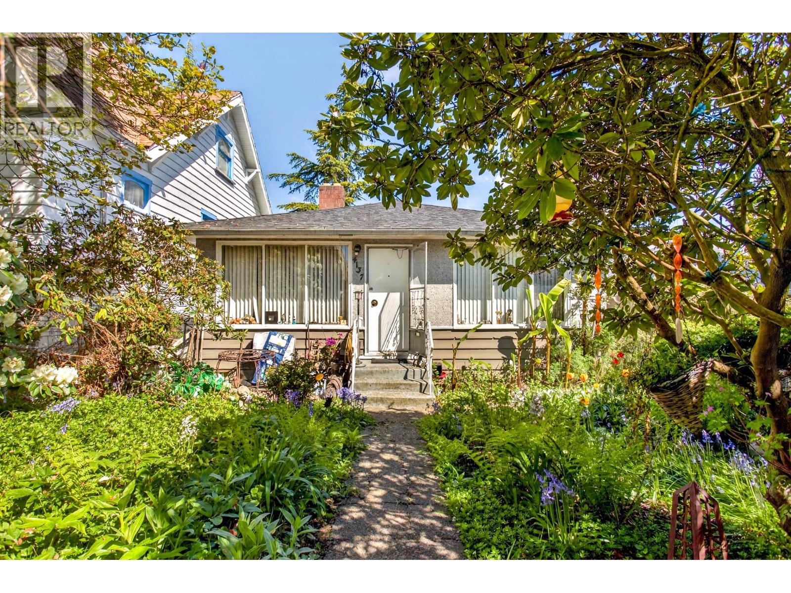 4137 MCGILL STREET|Burnaby, British Columbia V5C1M7