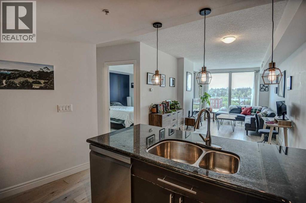 Apartment for Sale in 903, 817 15 Avenue SW|Calgary, Alberta T2R0H8 3