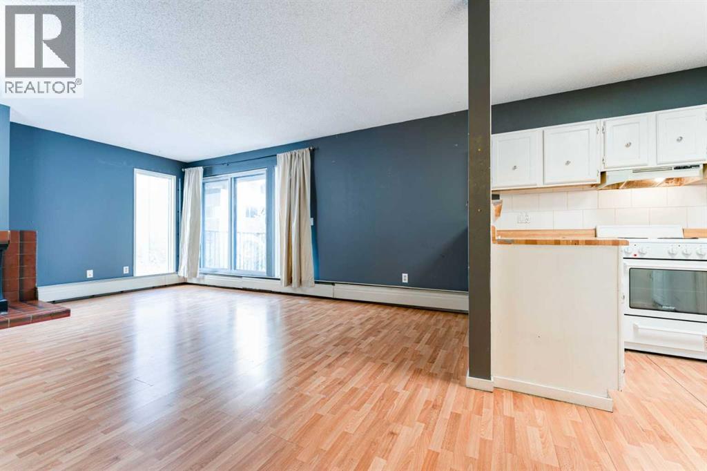 Apartment for Sale in 31, 821 3 Avenue SW|Calgary, Alberta T2P0H1 3