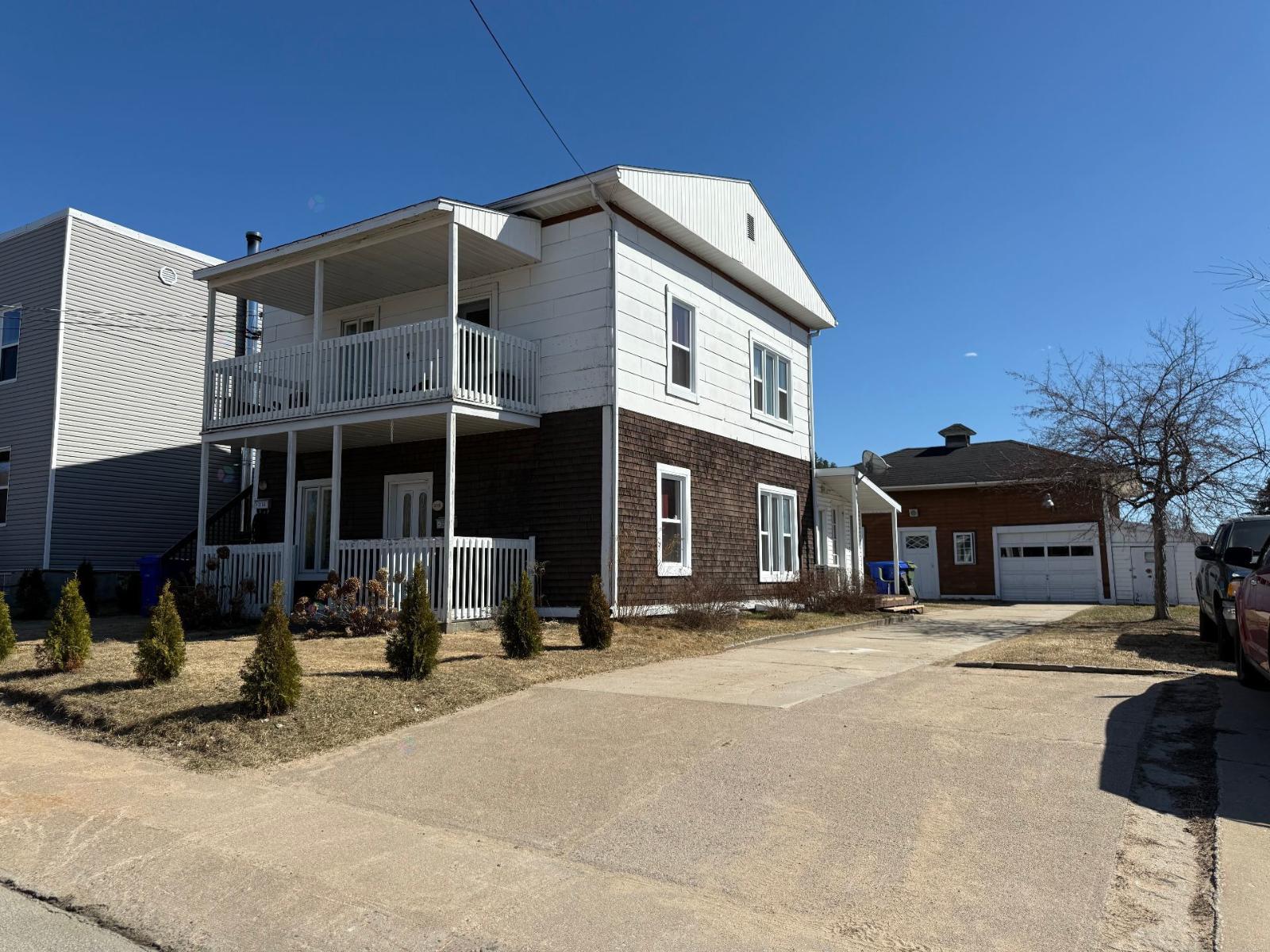 315-315A Rue Laurier, La Tuque, Quebec G9X1Y2