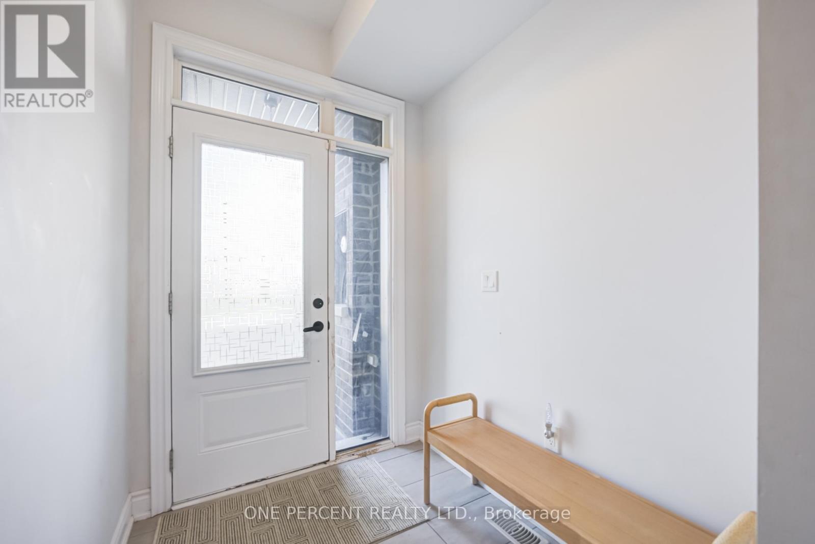 Row / Townhouse for Sale in 656 TUPELO COURT|Mississauga (Mineola), Ontario L5G0C4 5