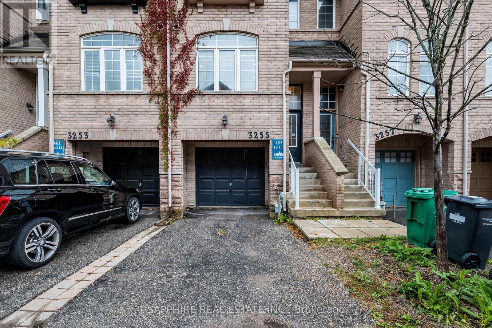 Row / Townhouse for Sale in 3255 REDPATH CIRCLE|Mississauga (Lisgar), Ontario L5N8R3