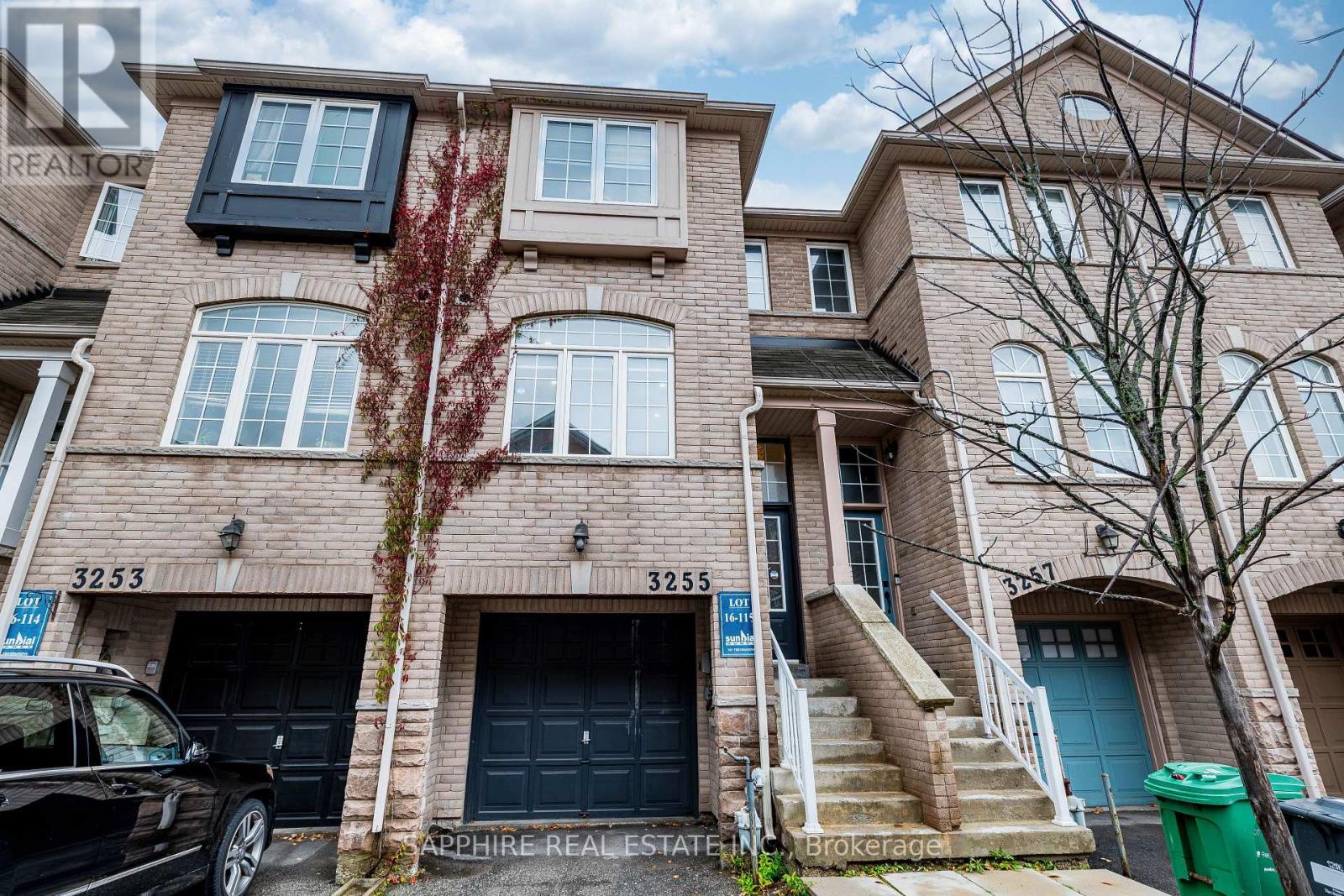 Row / Townhouse for Sale in 3255 REDPATH CIRCLE|Mississauga (Lisgar), Ontario L5N8R3 2