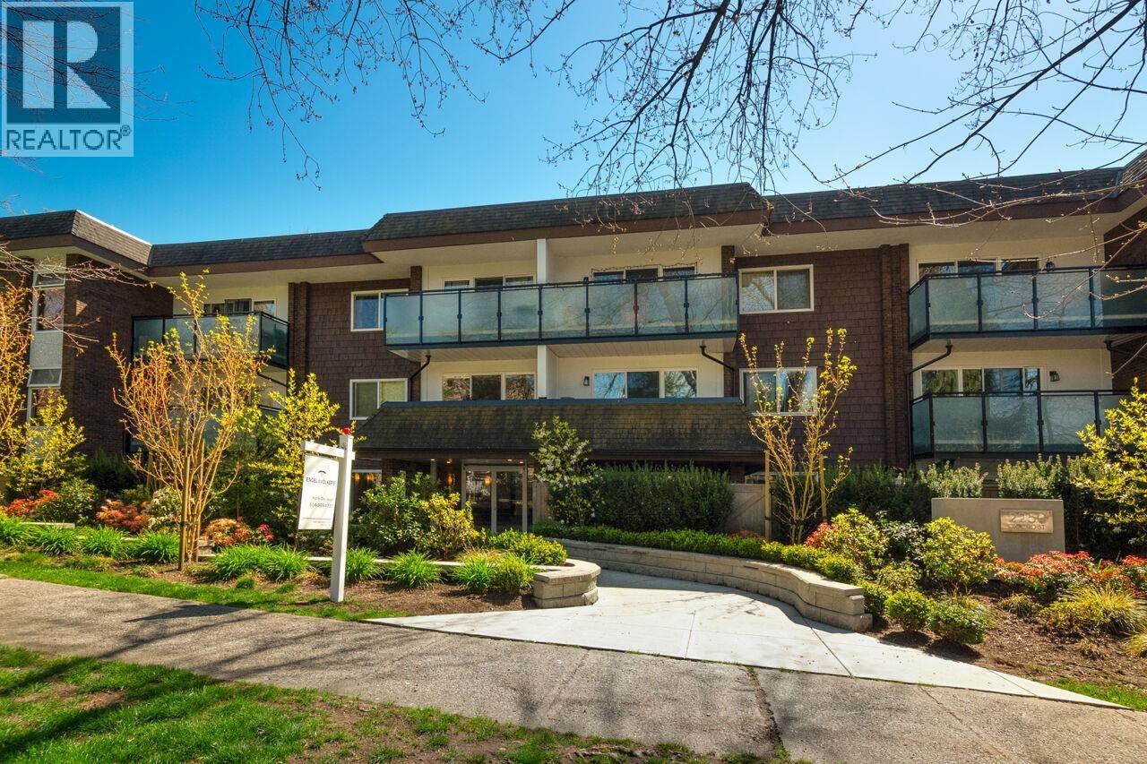 302 2250 OXFORD STREET|Vancouver, British Columbia V5L1G1