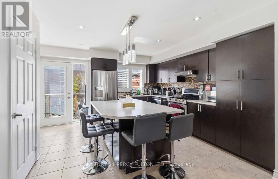 Row / Townhouse for Sale in 67 - 3050 ERIN CENTRE BOULEVARD|Mississauga (Churchill Meadows), Ontario L5M0P5 2