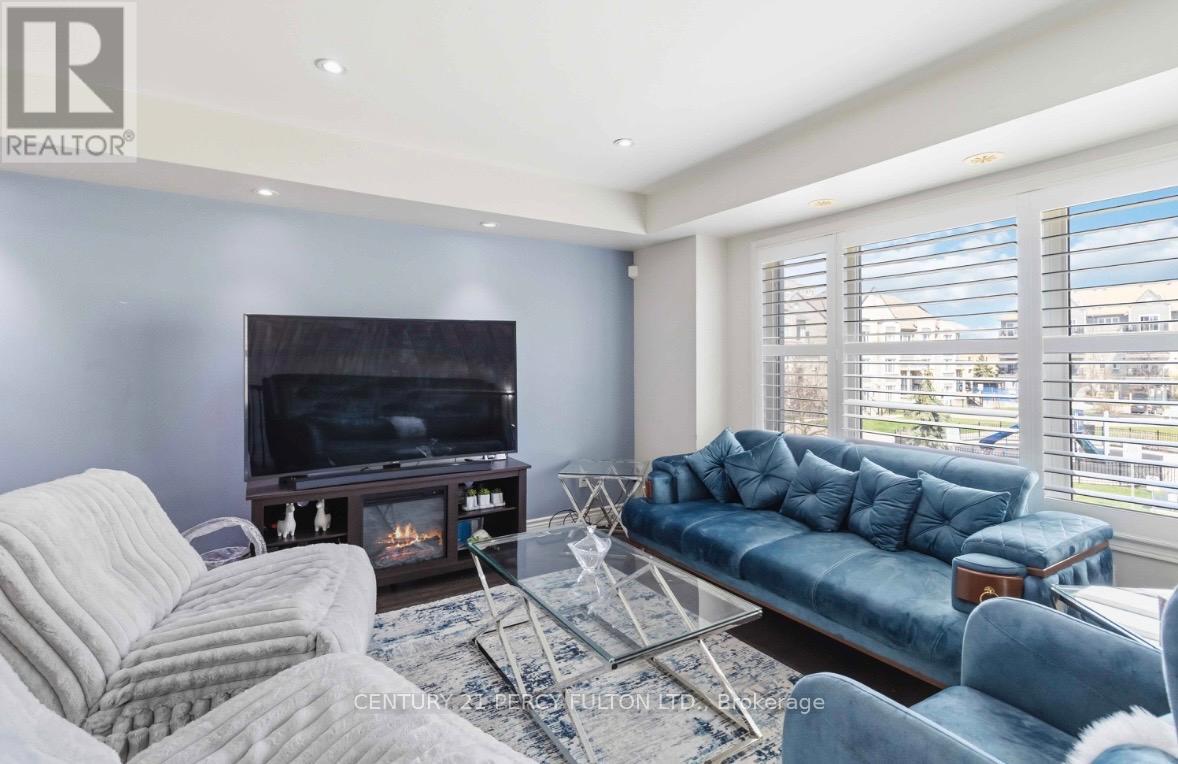 Row / Townhouse for Sale in 67 - 3050 ERIN CENTRE BOULEVARD|Mississauga (Churchill Meadows), Ontario L5M0P5 3
