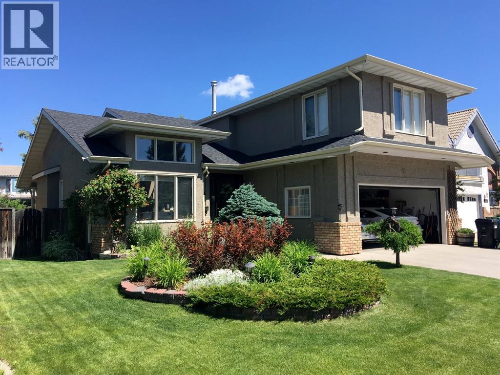 House for Sale in 63 Edgeridge Court NW|Calgary, Alberta T3A6K5