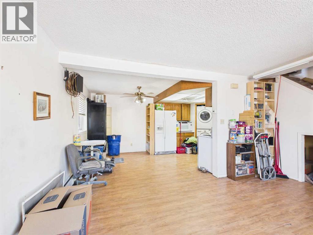 Row / Townhouse for Sale in 68, 3809 45 Street SW|Calgary, Alberta T3E3H4 5