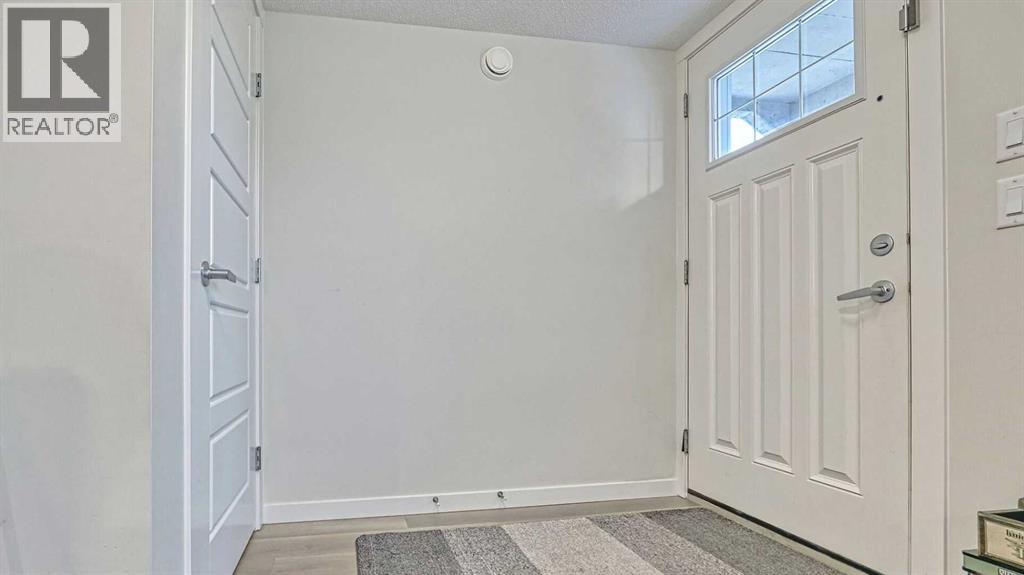 Row / Townhouse for Sale in 417 Cranbrook Square SE|Calgary, Alberta T3M3K8 3