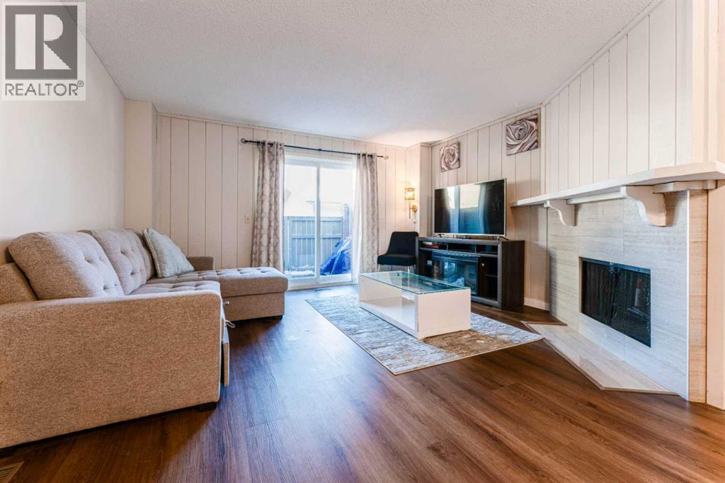 Row / Townhouse for Sale in 1101, 829 Coach Bluff Crescent SW|Calgary, Alberta T3H1B1