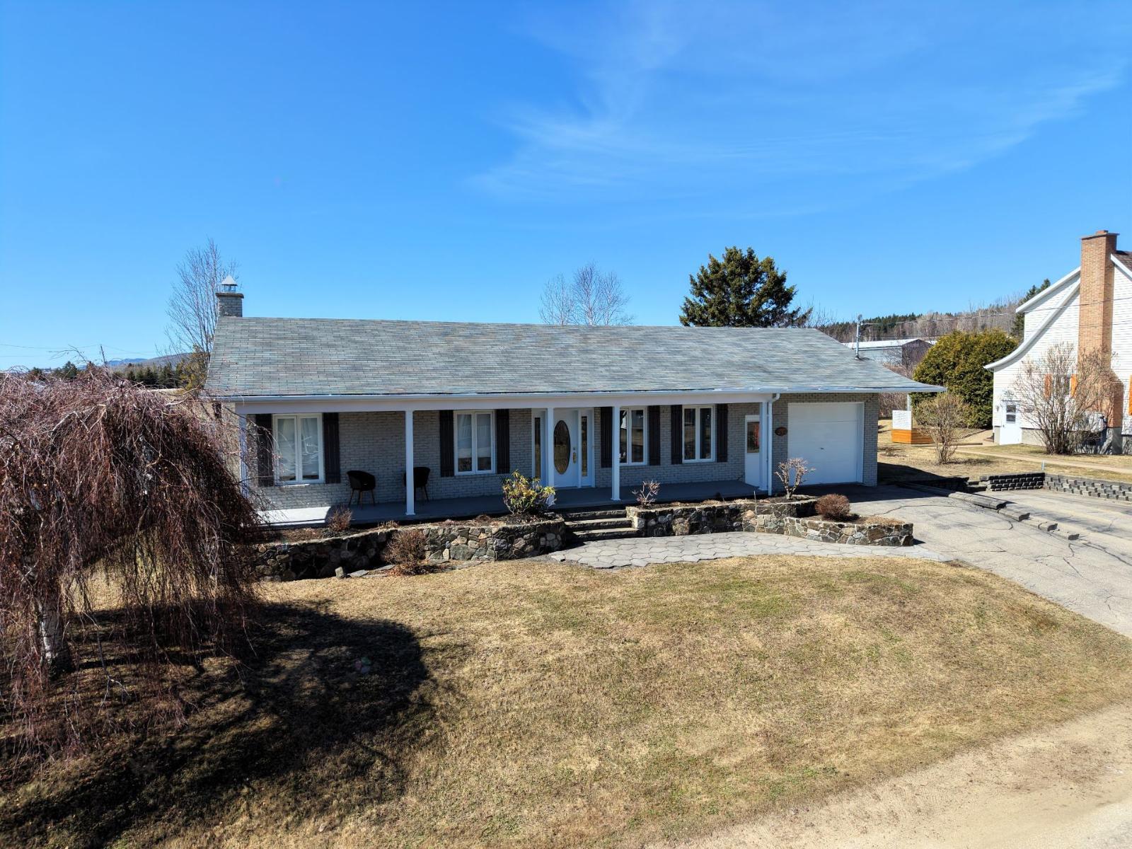 3 Rue des Cèdres, La Malbaie, Quebec G5A2R6