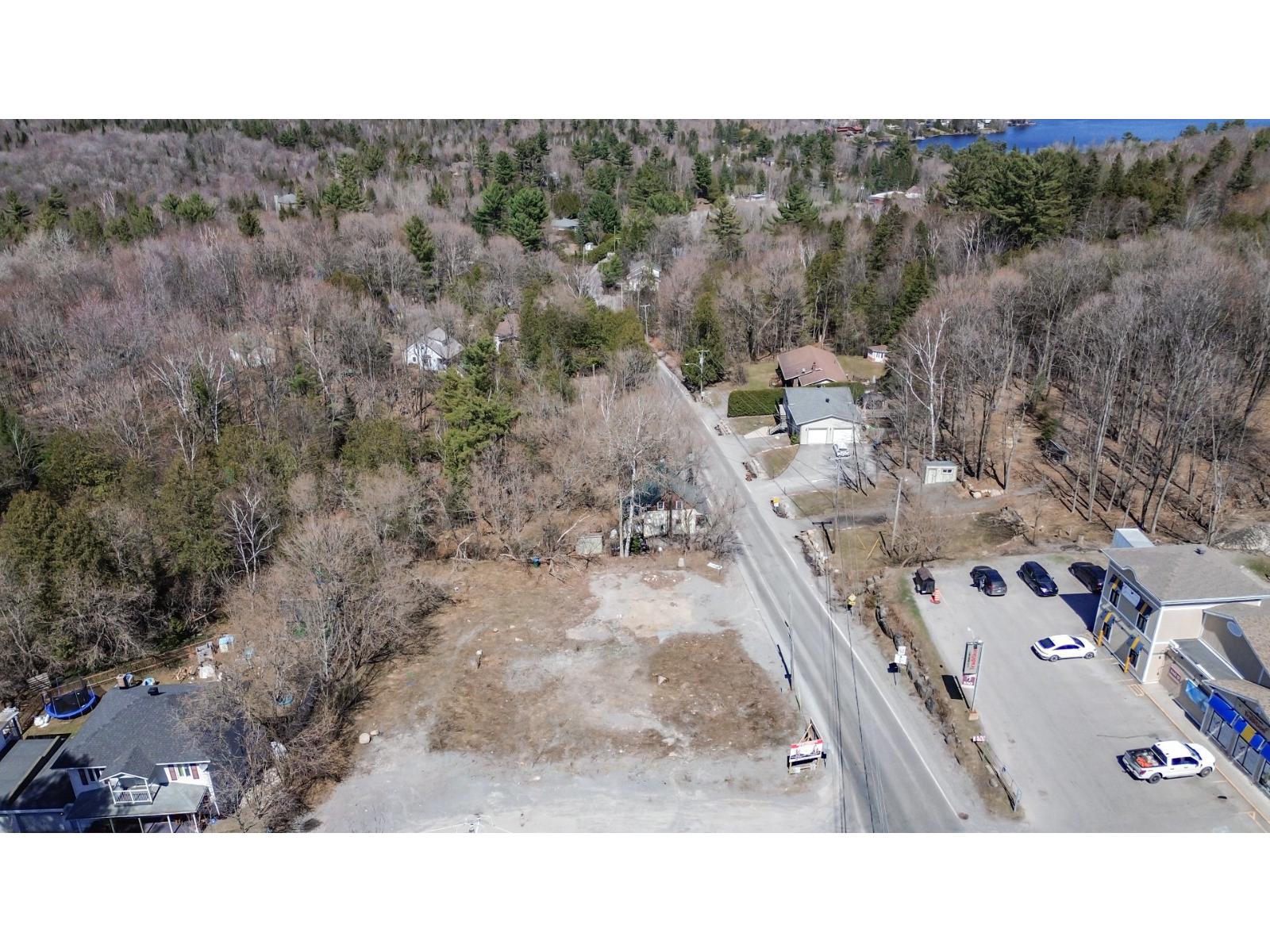 2282 Ch. des Hauteurs, Saint-Hippolyte, Quebec J8A3C5