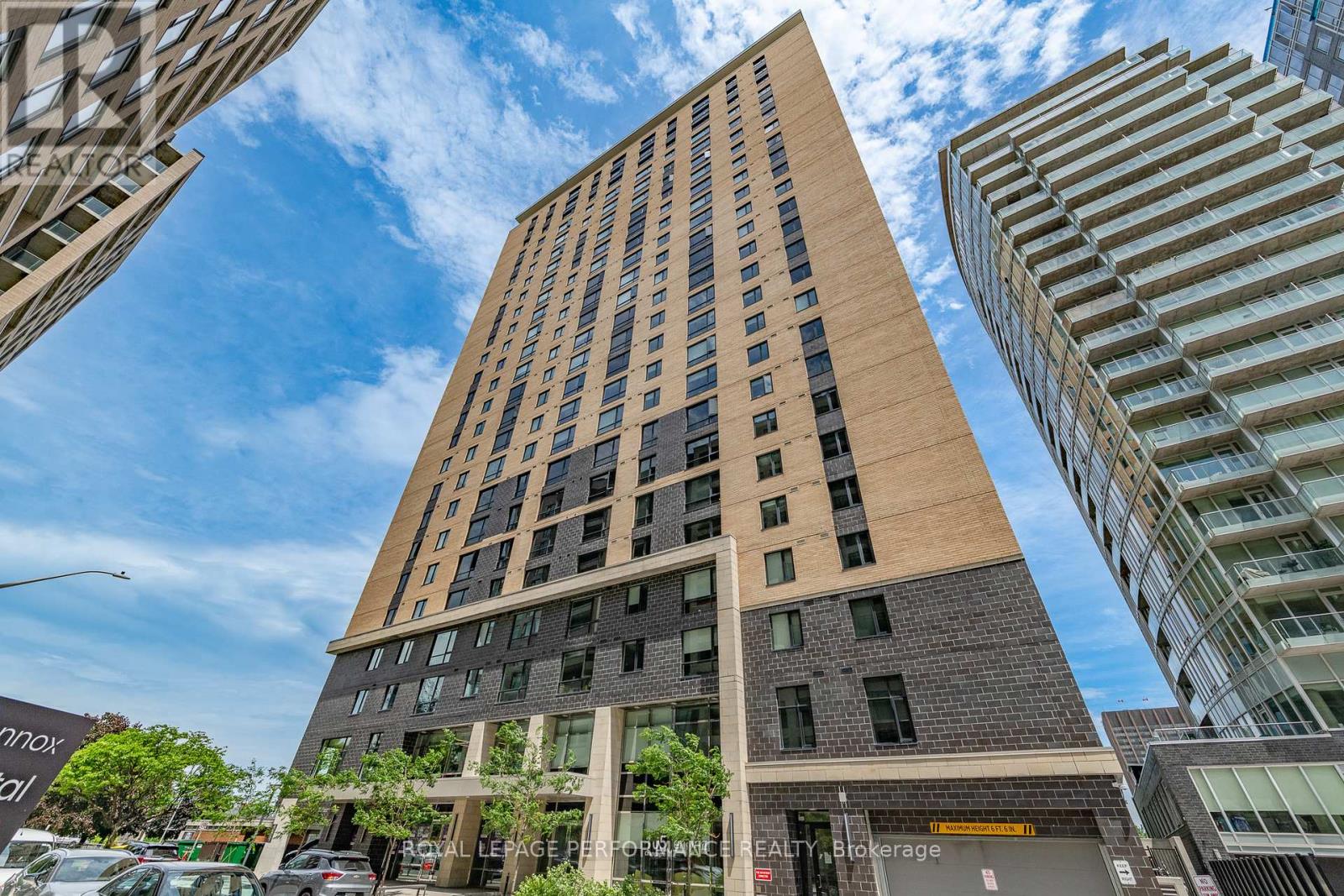 1118 - 105 CHAMPAGNE AVENUE S, Ottawa, Ontario K1S5E5
