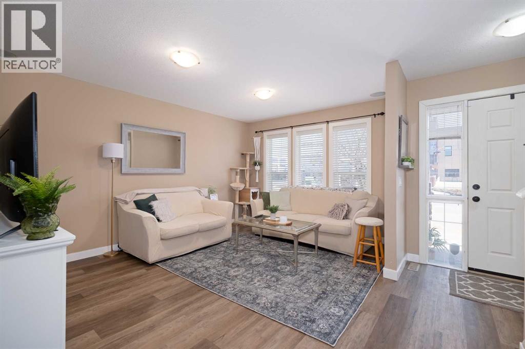 Row / Townhouse for Sale in 2524 Eversyde Avenue SW|Calgary, Alberta t2y5g8 2