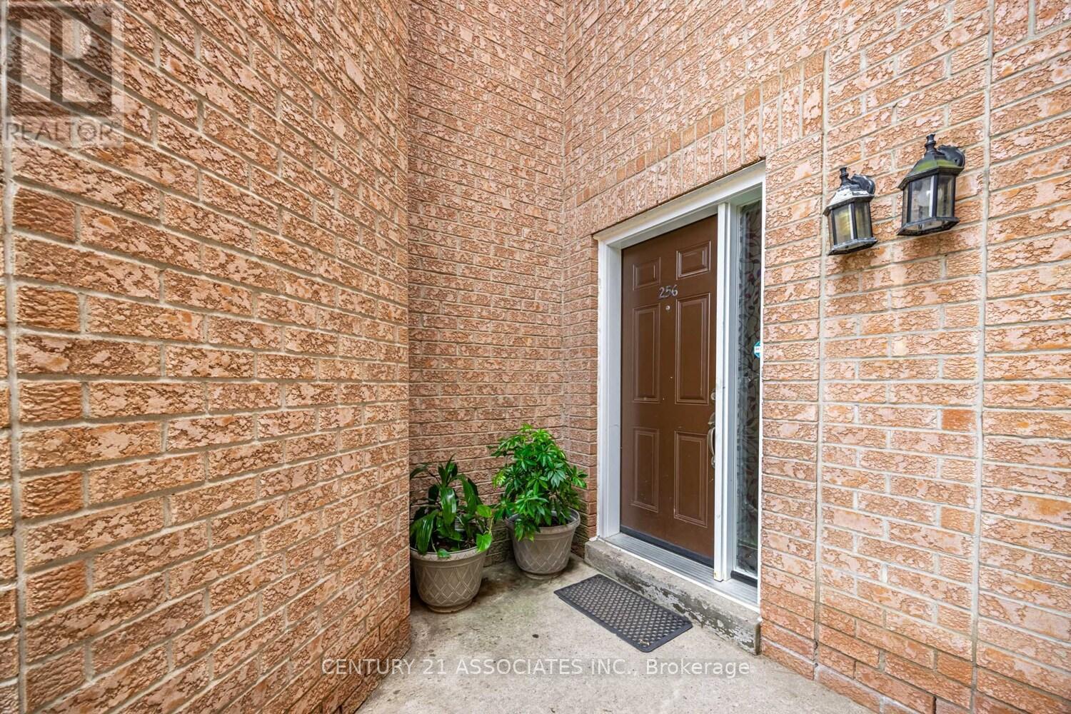 Row / Townhouse for Sale in 256 - 60 BARONDALE DRIVE|Mississauga (Hurontario), Ontario L4Z3N8 5
