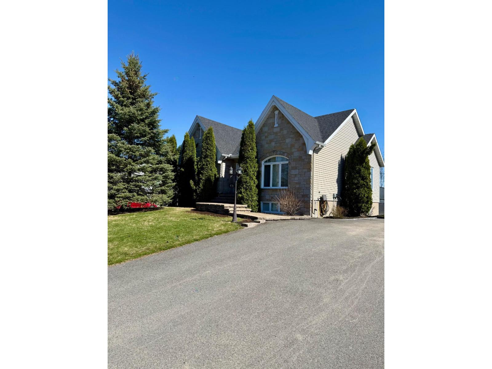 970 Rue de la Luzerne, Louiseville, Quebec J5V2Z4