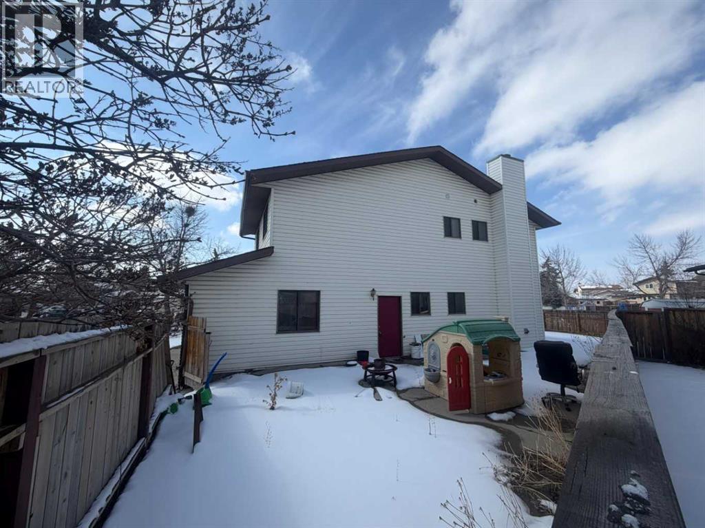 House for Sale in 9 Whiteram Hill NE|Calgary, Alberta T1Y5T2 5
