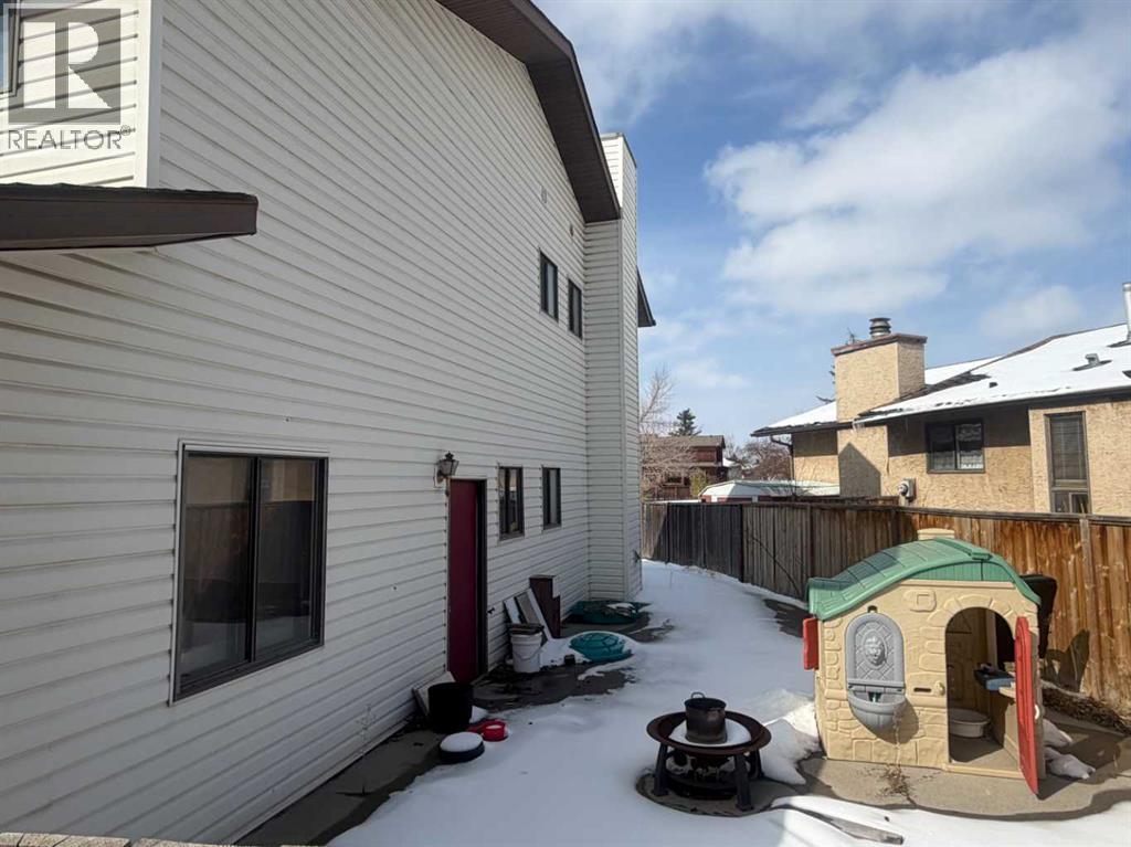 House for Sale in 9 Whiteram Hill NE|Calgary, Alberta T1Y5T2 4
