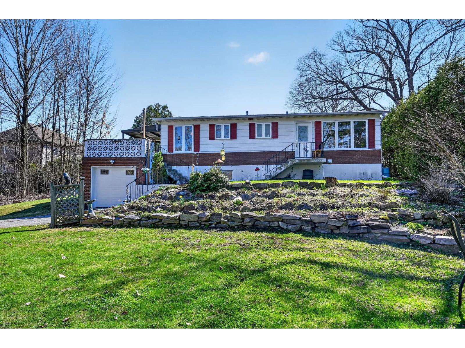 For sale: 7 38e Avenue, Notre-Dame-de-l'Île-Perrot, Quebec J7V7E7 ...