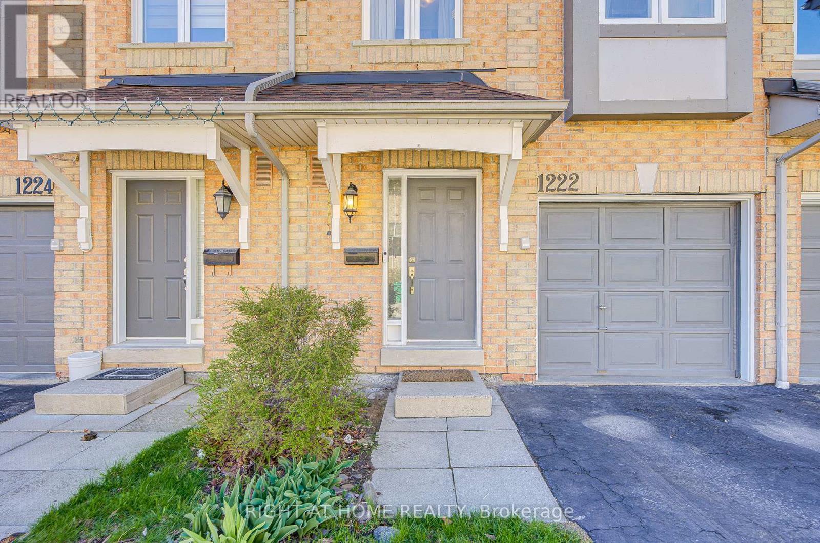 Row / Townhouse for Sale in 34 - 1222 PARKWEST PLACE|Mississauga (Lakeview), Ontario L5E3K9 2