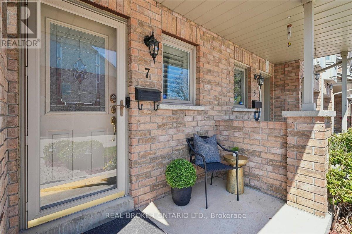 Row / Townhouse for Sale in UNIT 7 - 1385 LAKESHORE ROAD W|Mississauga (Clarkson), Ontario L5J4T6 2