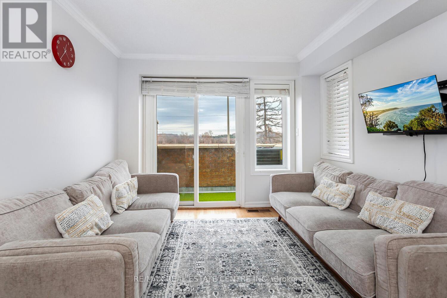 Row / Townhouse for Sale in 68 - 45 BRISTOL ROAD E|Mississauga (Hurontario), Ontario L4Z3P5 2