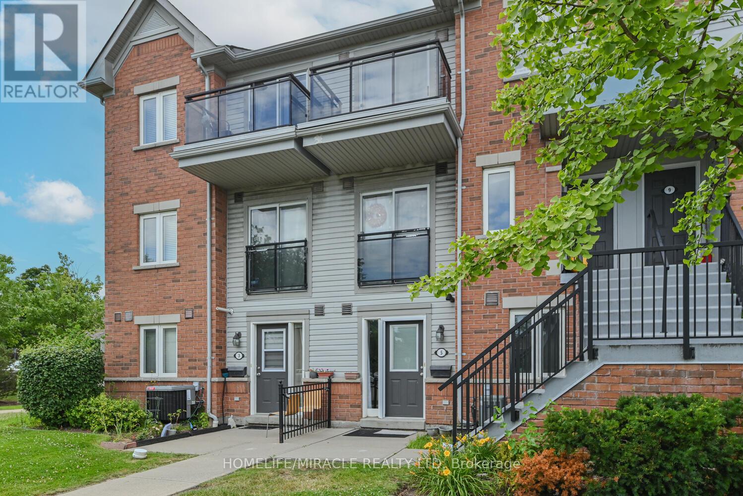 Row / Townhouse for Sale in 5 - 4620 GUILDWOOD WAY|Mississauga (Hurontario), Ontario L5R4H4 3