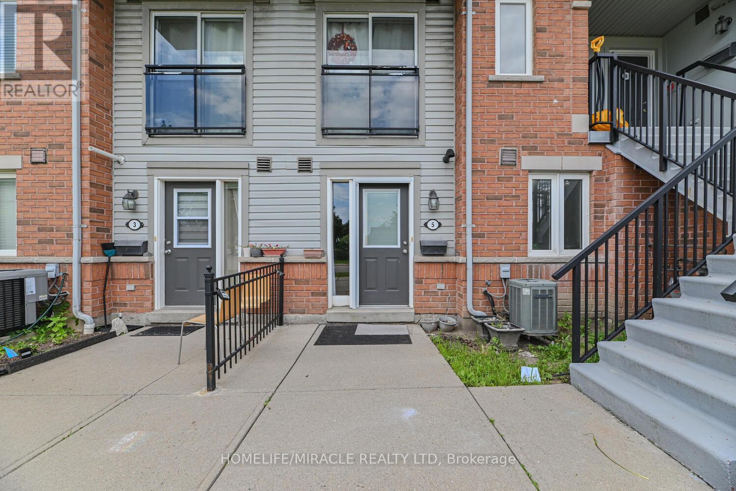Row / Townhouse for Sale in 5 - 4620 GUILDWOOD WAY|Mississauga (Hurontario), Ontario L5R4H4 4