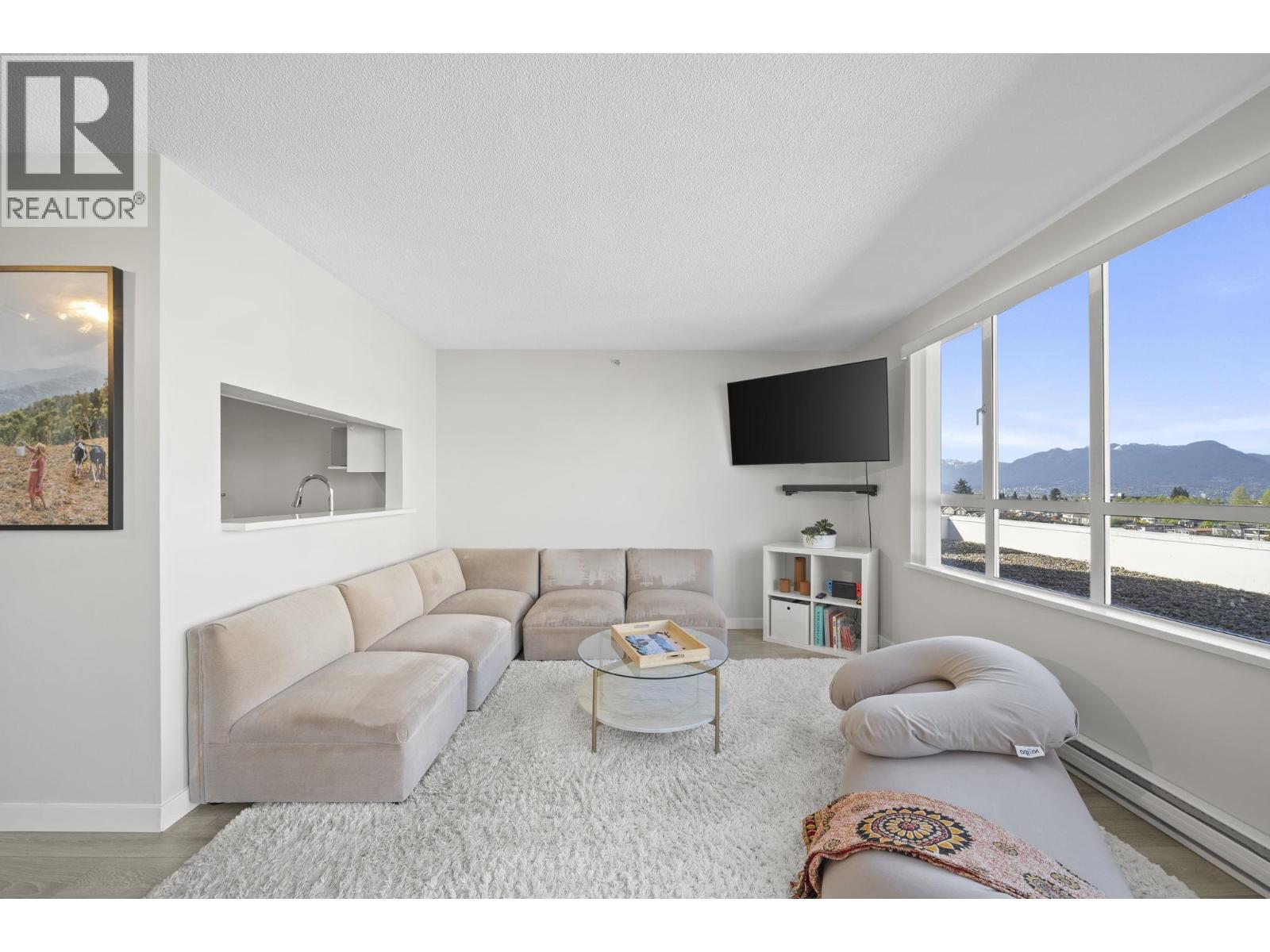 1208 3455 ASCOT PLACE|Vancouver, British Columbia V5R6B7