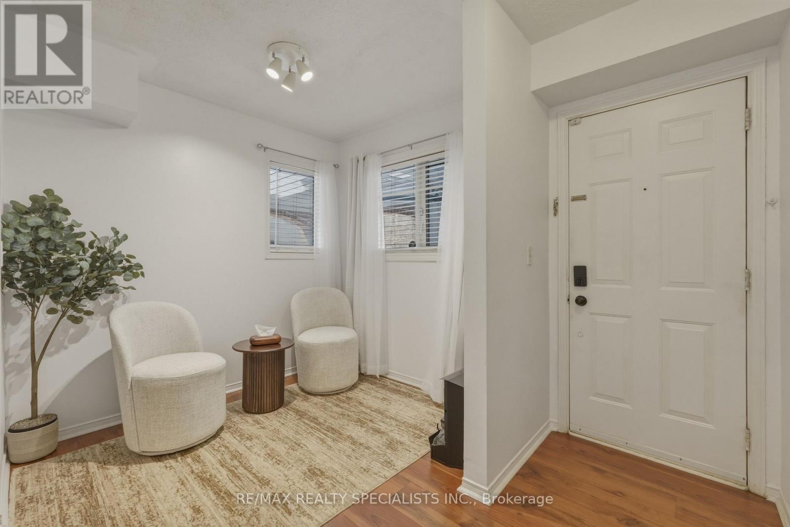 Row / Townhouse for Sale in 182 - 103 BRISTOL ROAD|Mississauga (Hurontario), Ontario L4Z3P4 2
