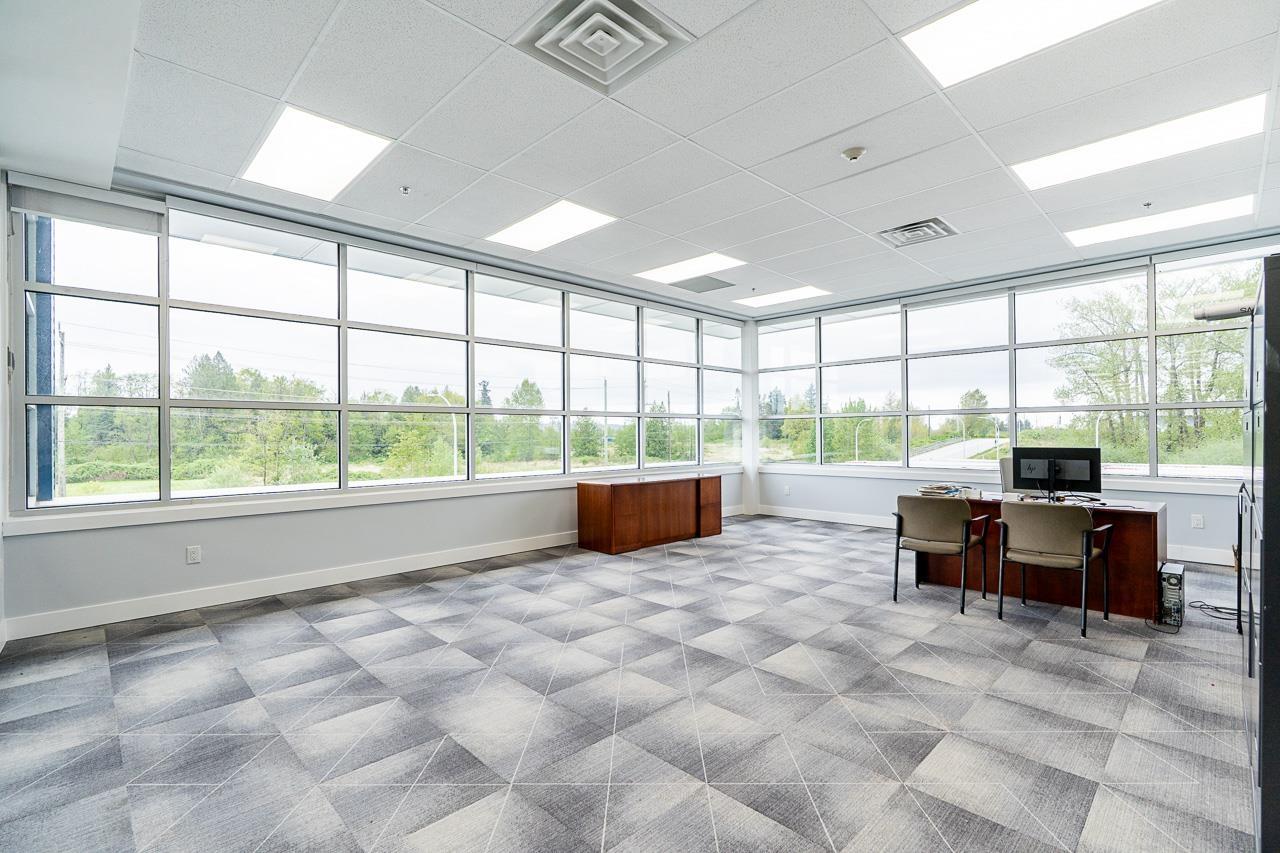 19025 52 AVENUE, Surrey, BC photo 5