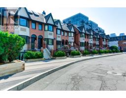 Row / Townhouse – 6B - 570 WELLINGTON STREET W, Toronto – photo 1