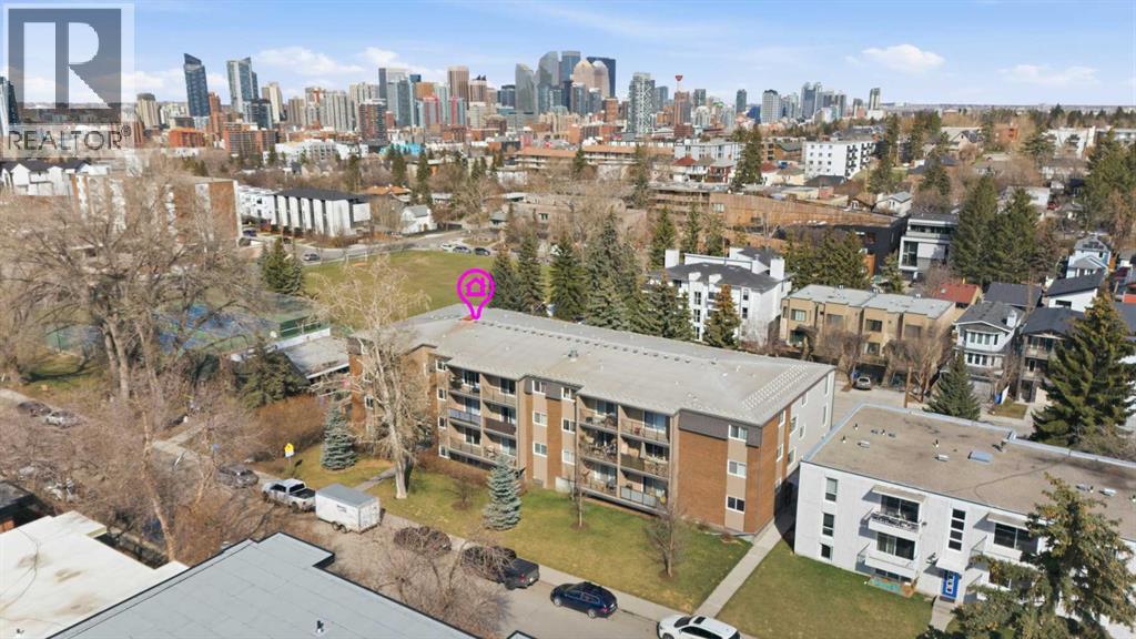 Apartment for Sale in 302, 2508 17 Street SW|Calgary, Alberta T2T4M8
