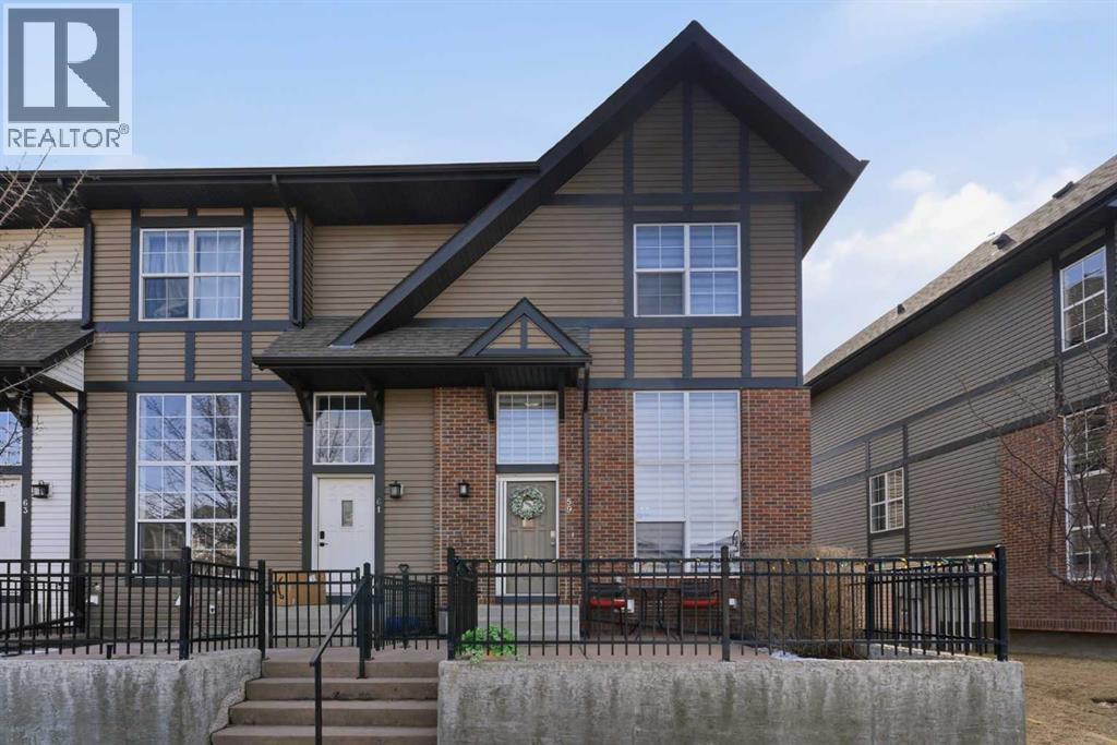Row / Townhouse for Sale in 59 New Brighton Common SE|Calgary, Alberta T2Z0T5