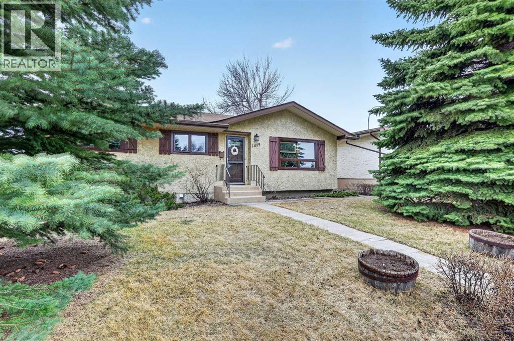 House for Sale in 1415 108 Avenue SW|Calgary, Alberta T2W0C6