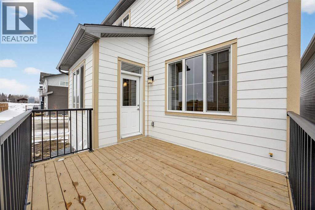 House for Sale in 997 Alpine Drive SW|Calgary, Alberta T2Y0Z3 2