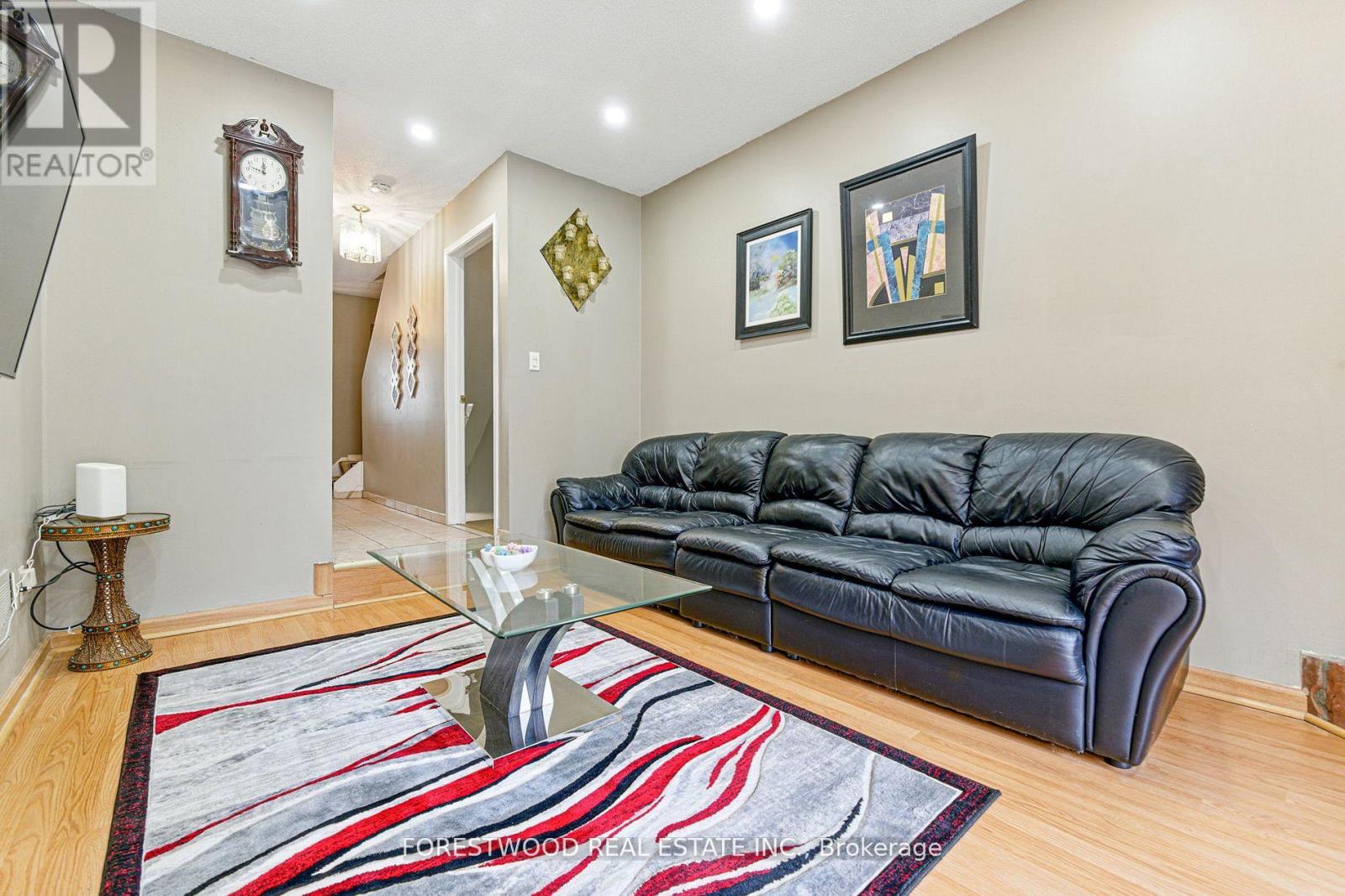 Row / Townhouse for Sale in 30 - 3345 SILVERADO DRIVE|Mississauga (Mississauga Valleys), Ontario L5A3Y8 3