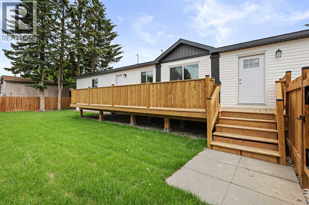 Mobile Home for Sale in 5, 6220 17 Avenue SE|Calgary, Alberta T2A0W6 2