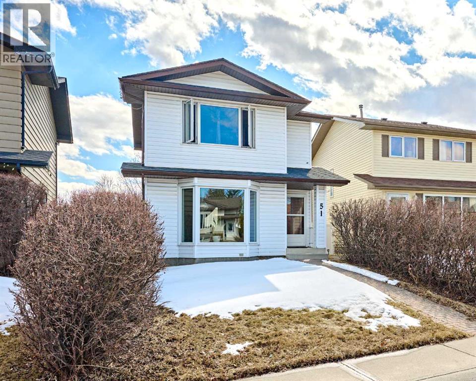 House for Sale in 51 Sunmills Court SW|Calgary, Alberta T2X2R4