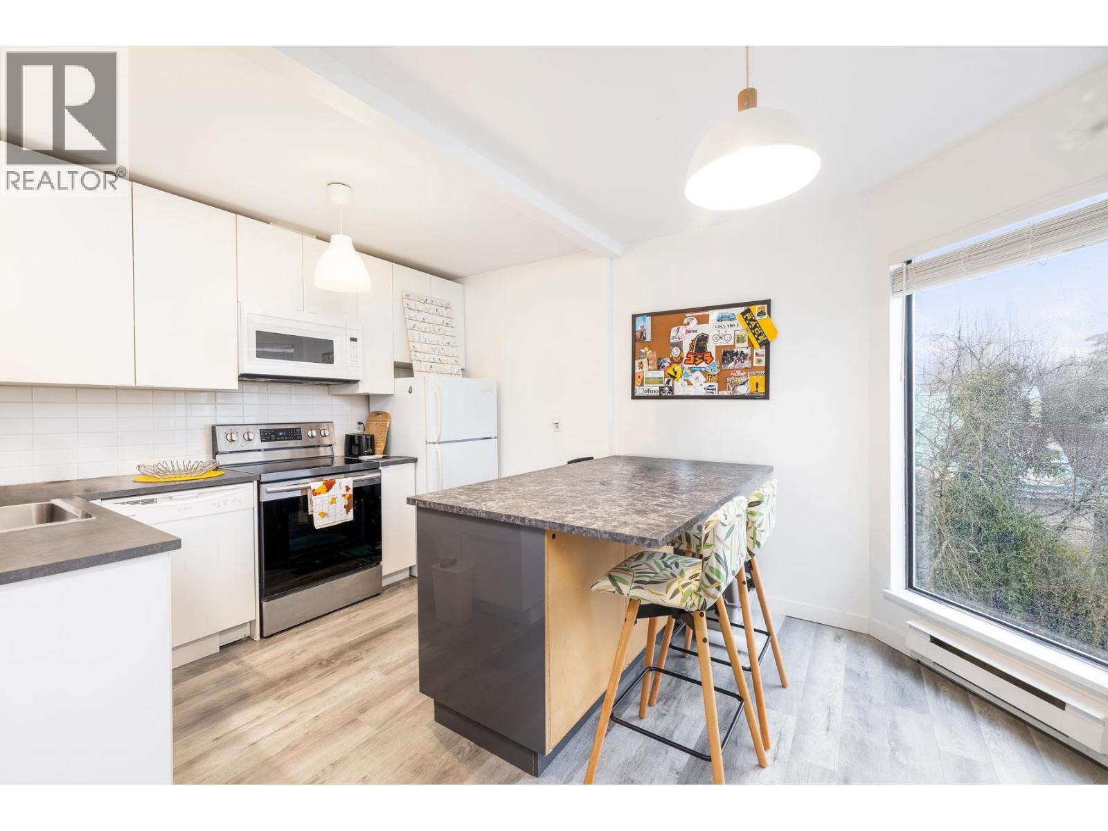408 340 GINGER DRIVE, New Westminster, British Columbia V3L5L7