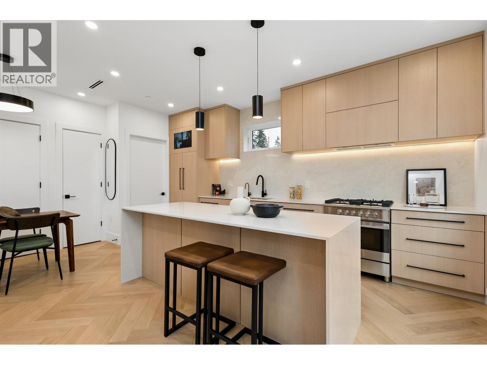 1 3639 E 46TH AVENUE|Vancouver, British Columbia V5S1B7