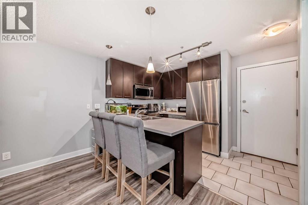 Apartment for Sale in 119, 35 Richard Court SW|Calgary, Alberta T3E7N9 3